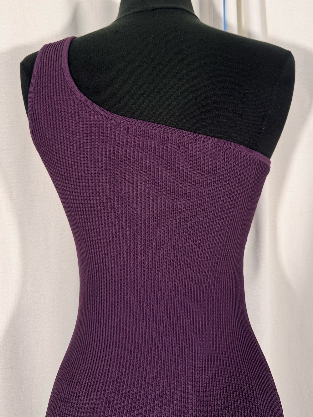 Aritzia Babaton Sculpt Knit One-Shoulder Mini Dress in Purple - Picture 7 of 10
